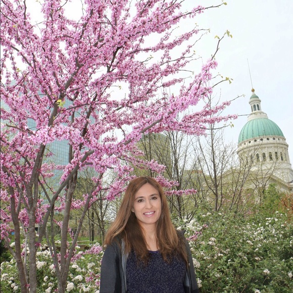 Meet your Posher San. Instagram: Luxeattireco - Picture 6 of 9